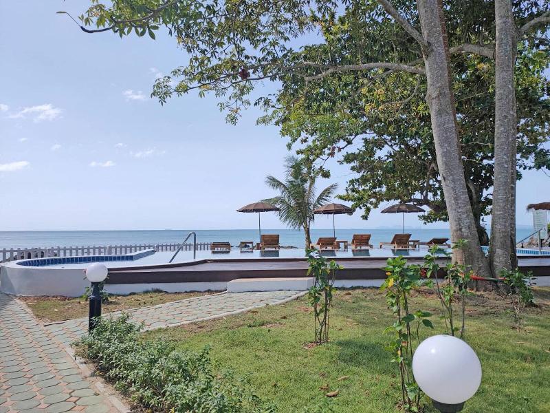 Horizon Beach Resort Koh Jum image