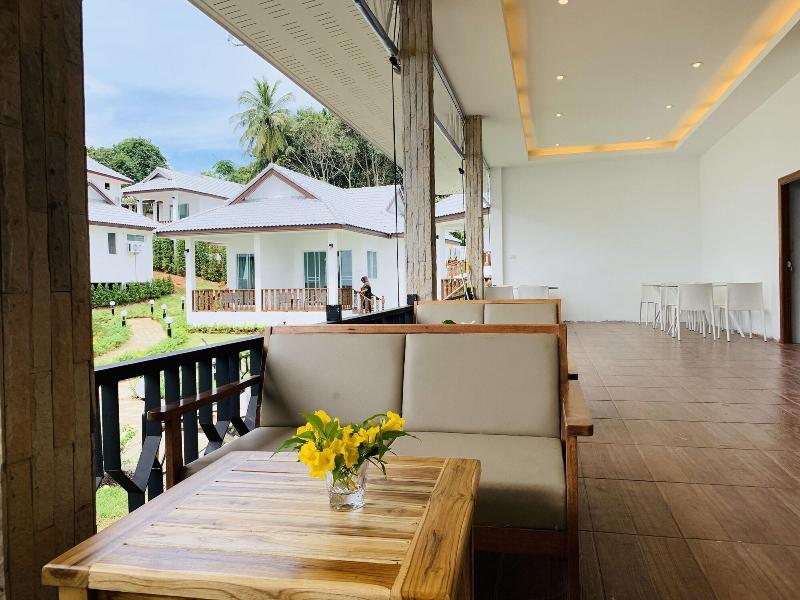 Horizon Beach Resort Koh Jum image
