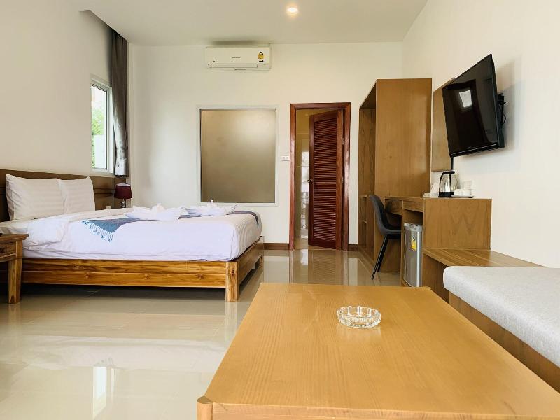 Horizon Beach Resort Koh Jum image