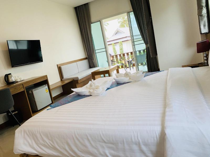 Horizon Beach Resort Koh Jum image