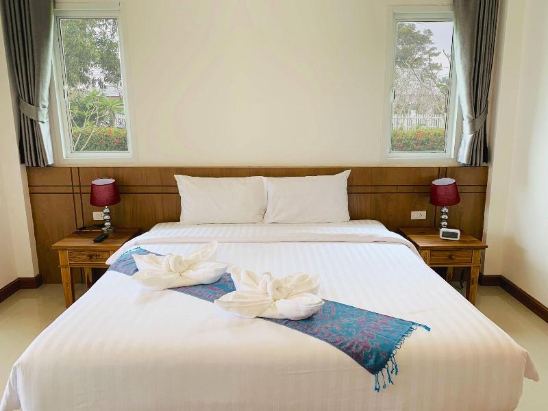 Horizon Beach Resort Koh Jum image