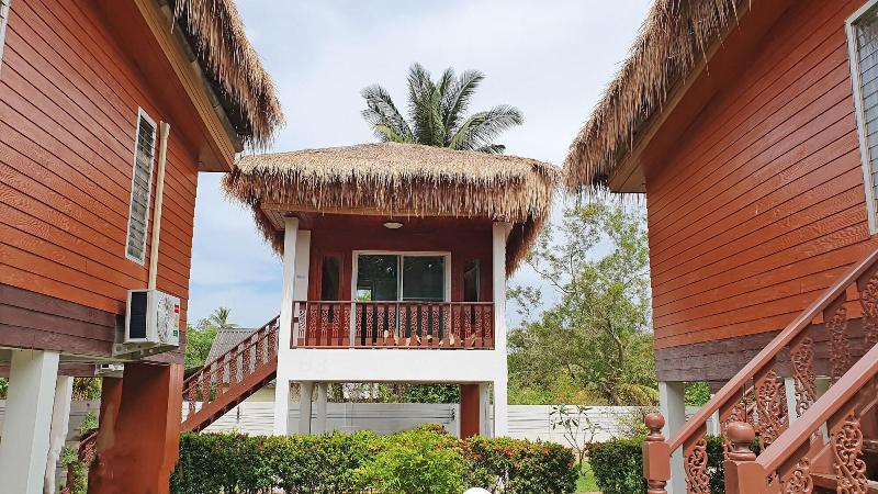 Horizon Beach Resort Koh Jum image