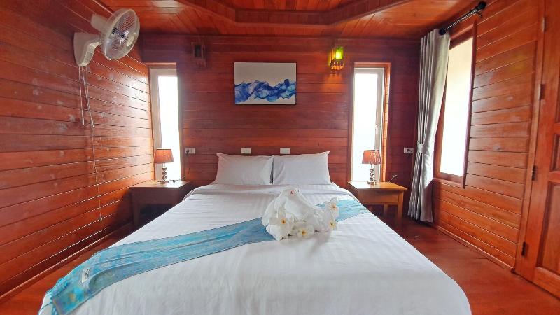 Horizon Beach Resort Koh Jum image