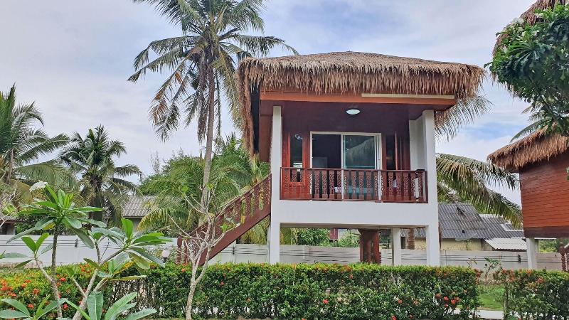 Horizon Beach Resort Koh Jum image