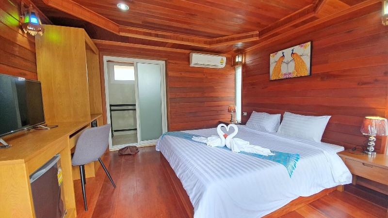 Horizon Beach Resort Koh Jum image