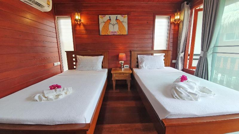 Horizon Beach Resort Koh Jum image