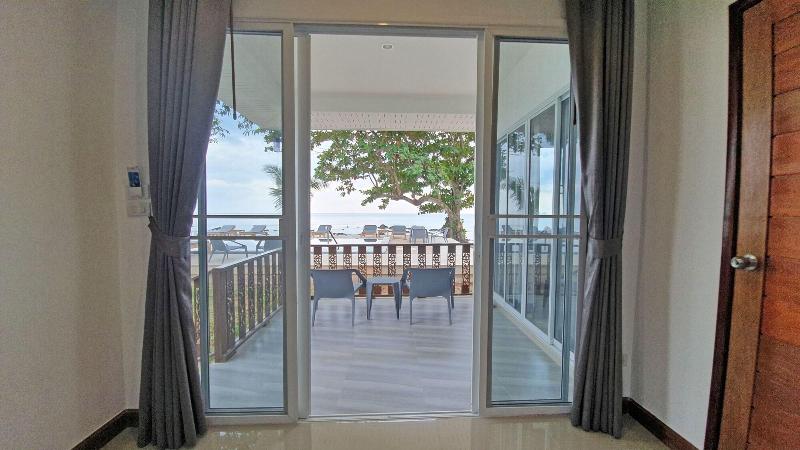 Horizon Beach Resort Koh Jum image