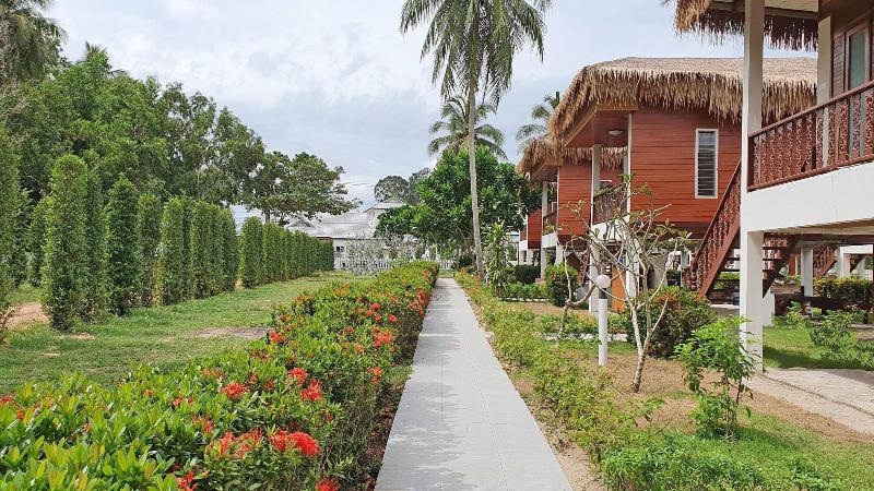 Horizon Beach Resort Koh Jum image