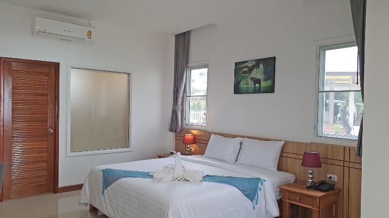 Horizon Beach Resort Koh Jum image
