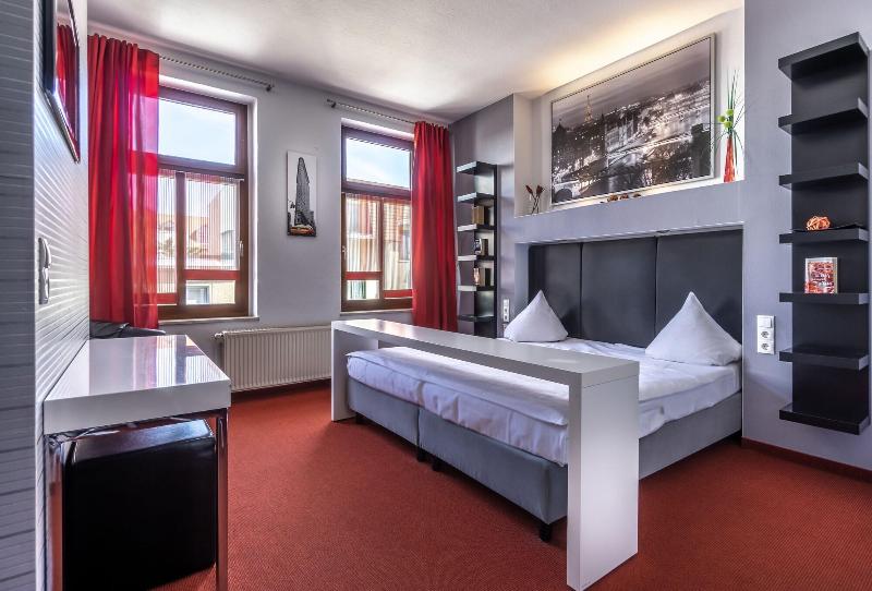 SL'otel - Das StadtHotel image