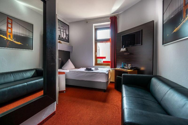SL'otel - Das StadtHotel image