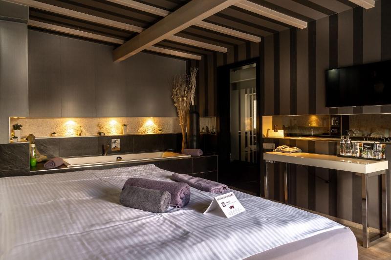 SL'otel - Das StadtHotel image
