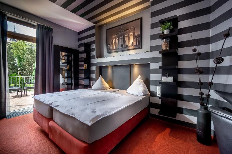 SL'otel - Das StadtHotel image