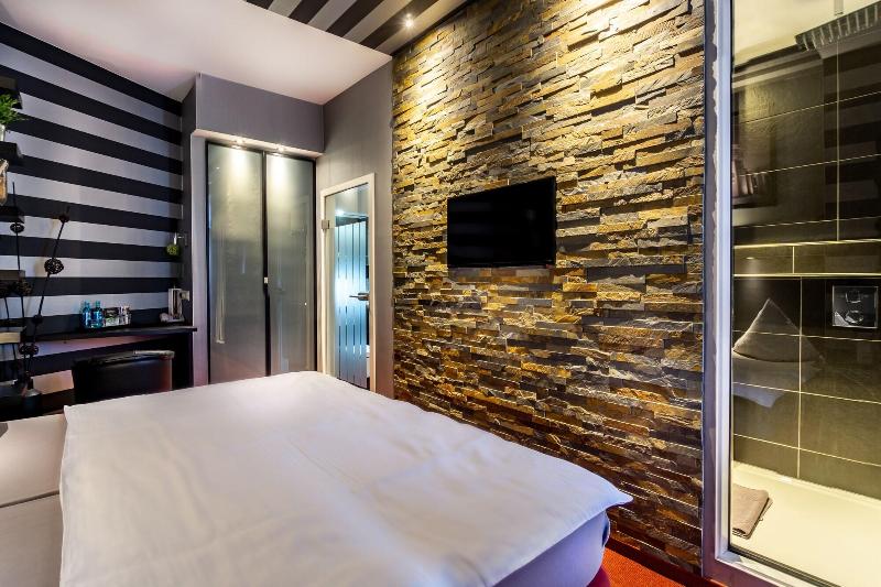 SL'otel - Das StadtHotel image
