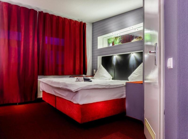 SL'otel - Das StadtHotel image
