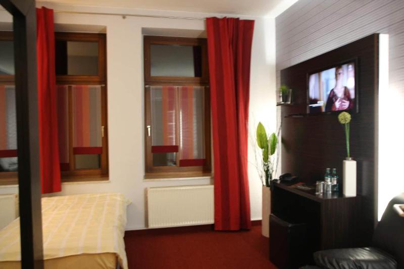 SL'otel - Das StadtHotel image