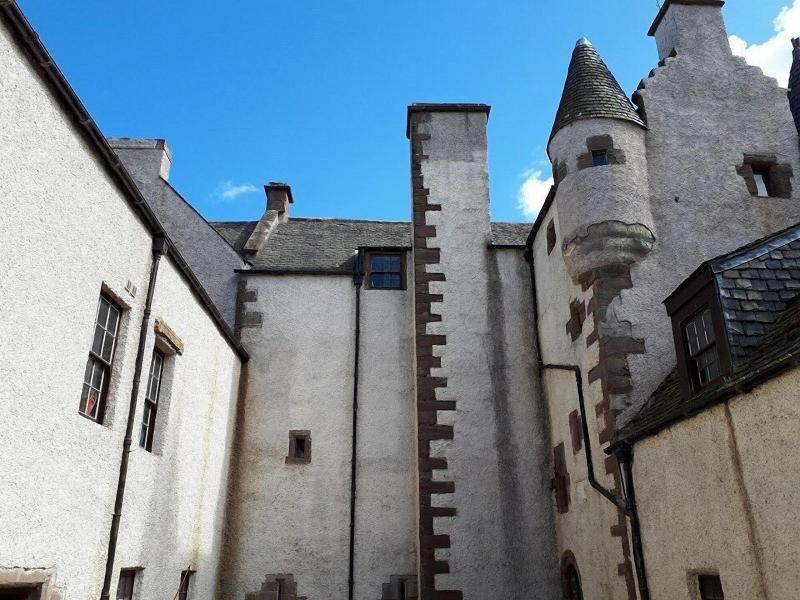 Hallgreen Castle image