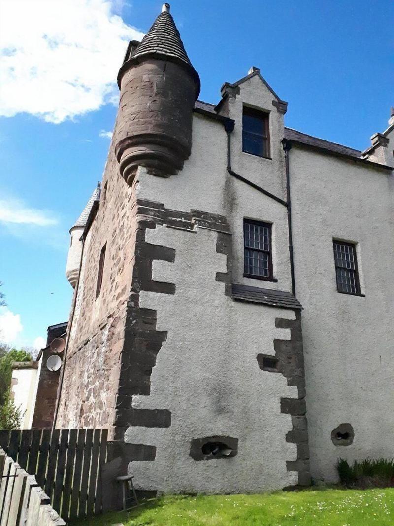 Hallgreen Castle image