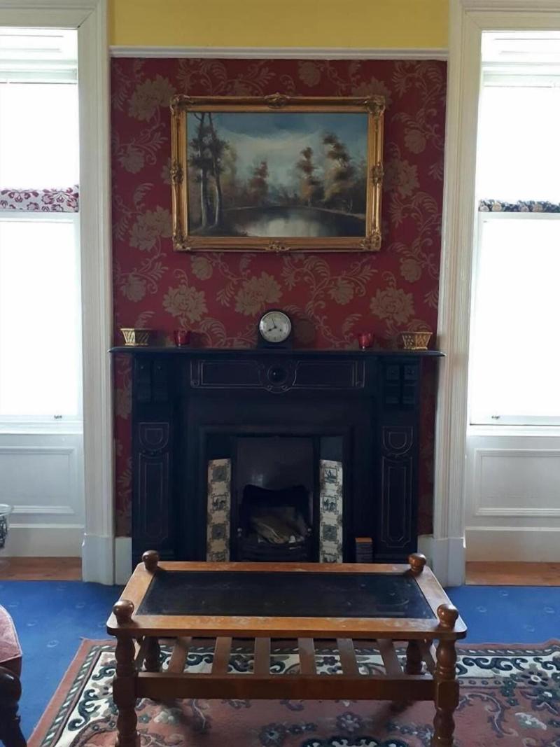 Hallgreen Castle image