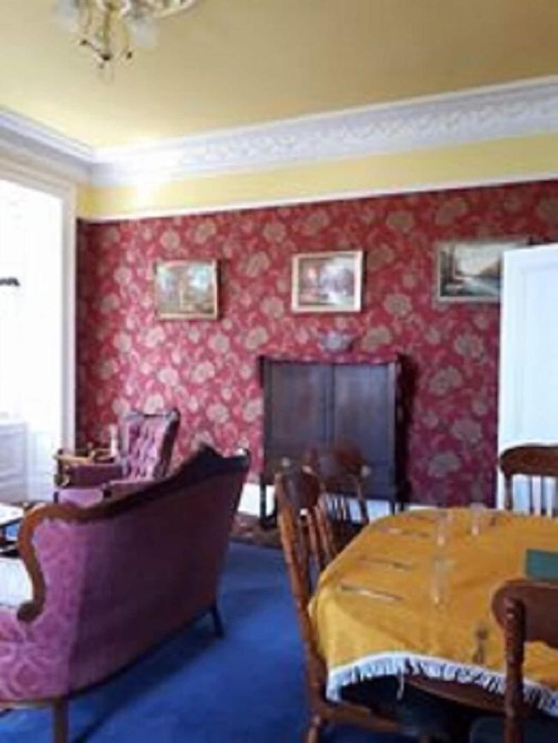 Hallgreen Castle image