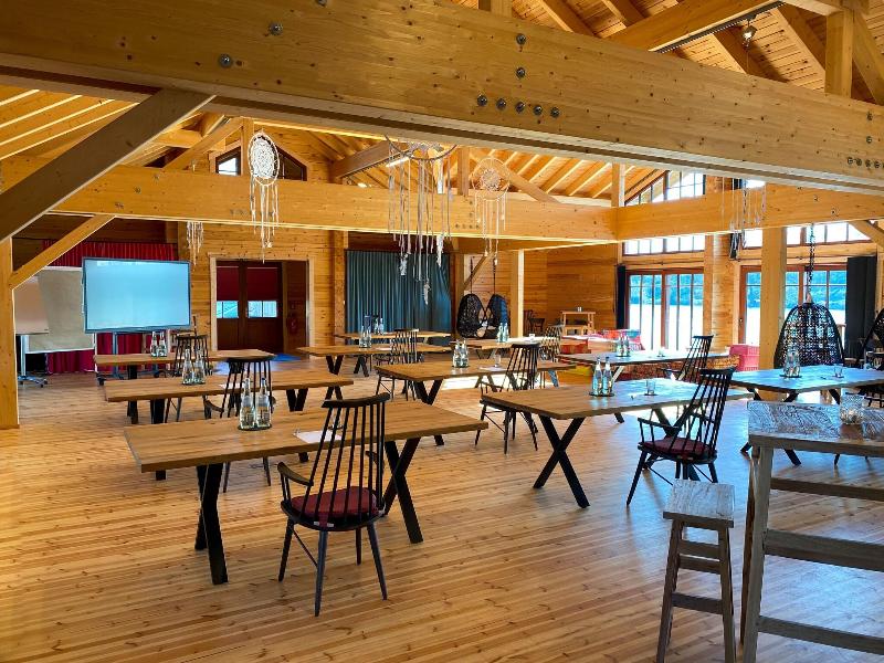Seehotel Niedernberg - Das Dorf am See image