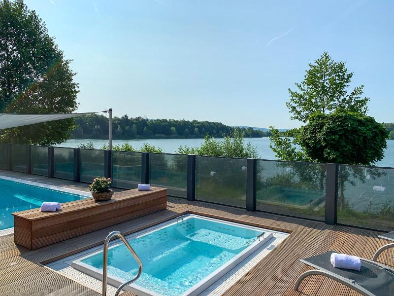 Seehotel Niedernberg - Das Dorf am See image