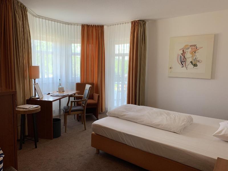 Seehotel Niedernberg - Das Dorf am See image