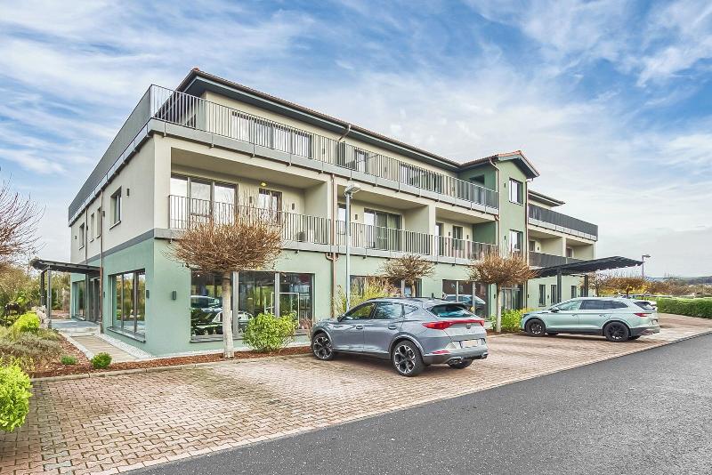 Seehotel Niedernberg - Das Dorf am See image