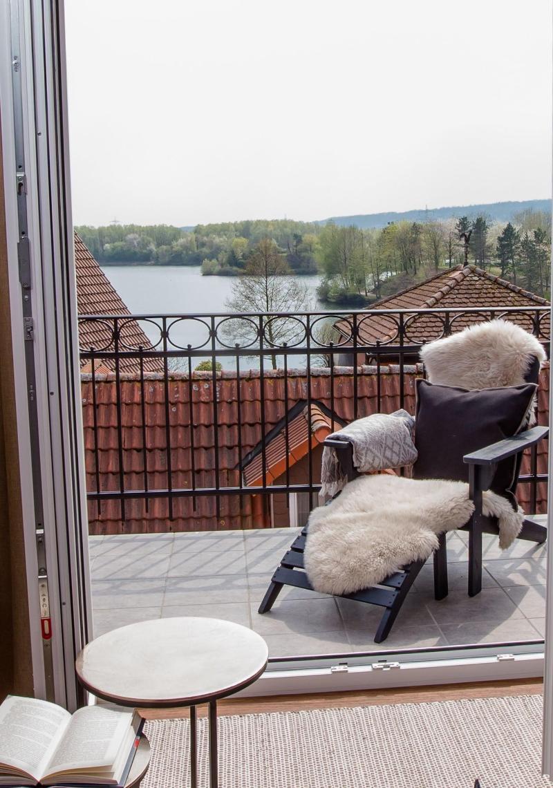 Seehotel Niedernberg - Das Dorf am See image