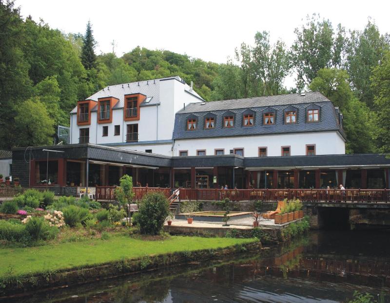 Hotel-Café-Restaurant Heidsmühle — exterior view