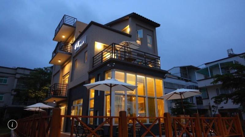 Look Villa image