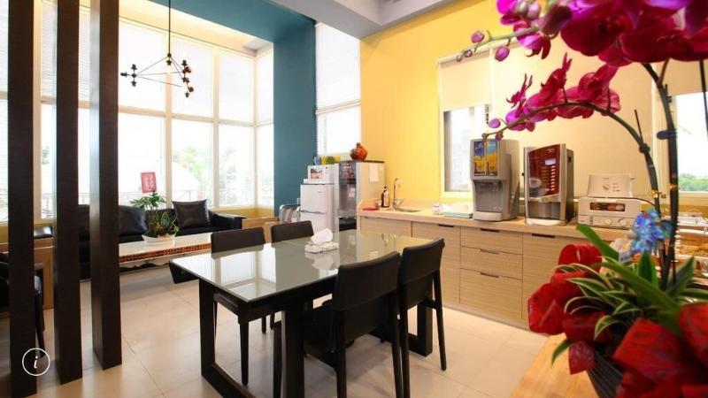 Look Villa image