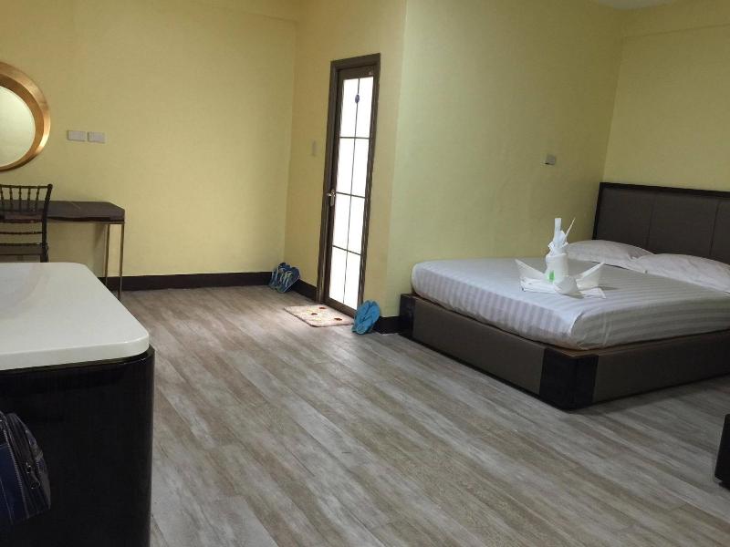 Meaco Royal Hotel - Plaridel image