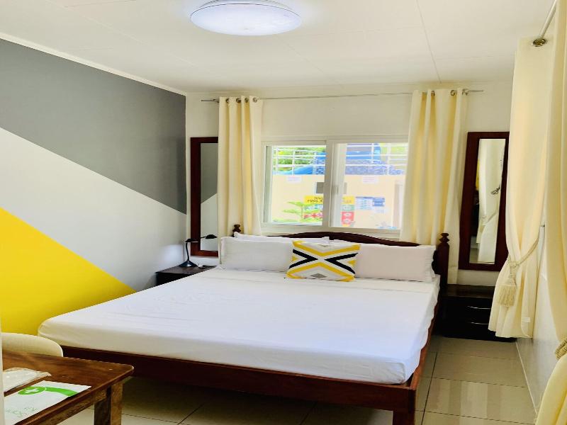 Dive Batanes Lodge And Restaurant image