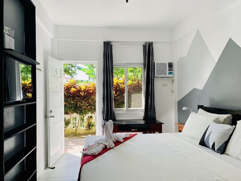 Dive Batanes Lodge And Restaurant image