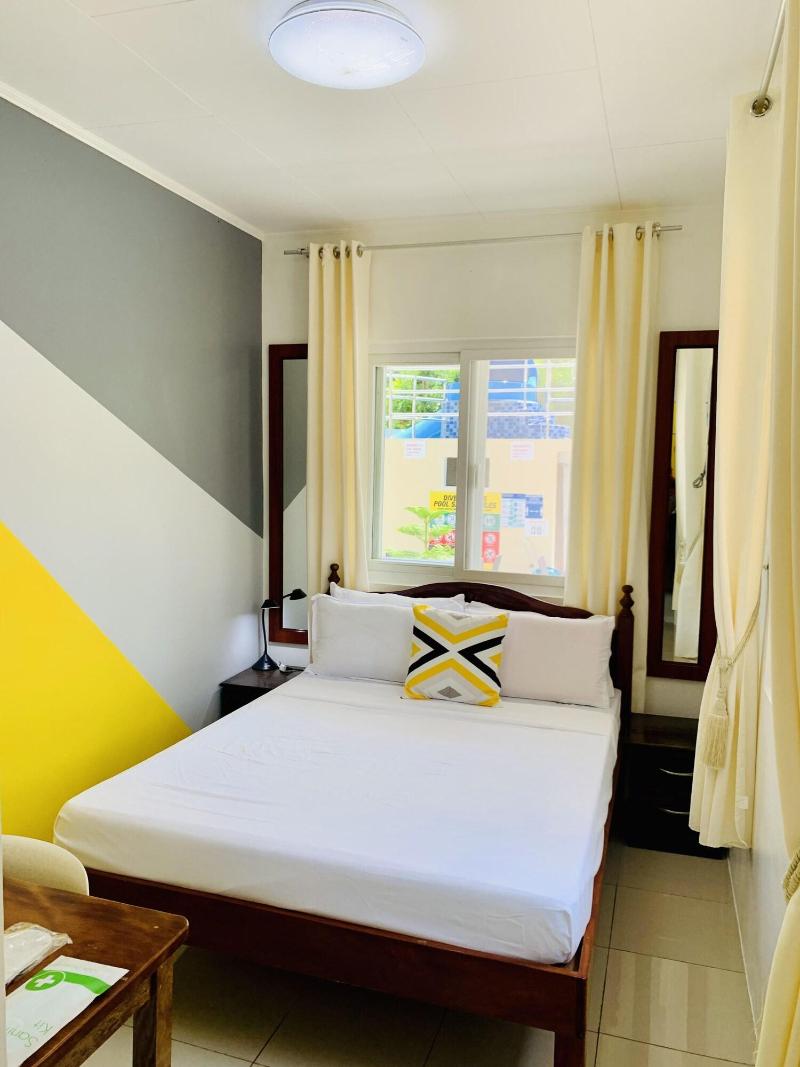 Dive Batanes Lodge And Restaurant image