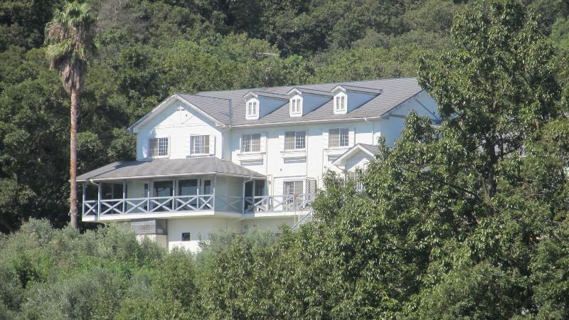 Petit Hotel Southern Most image