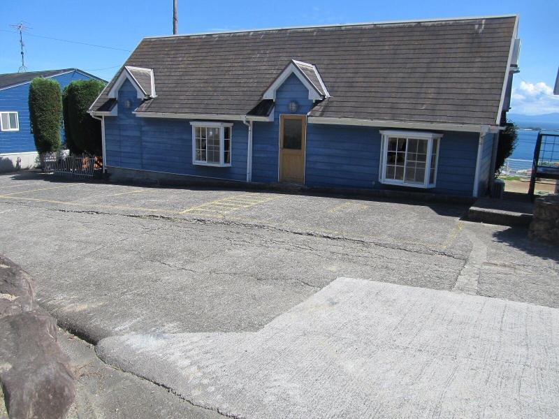 Petit Hotel Southern Most image