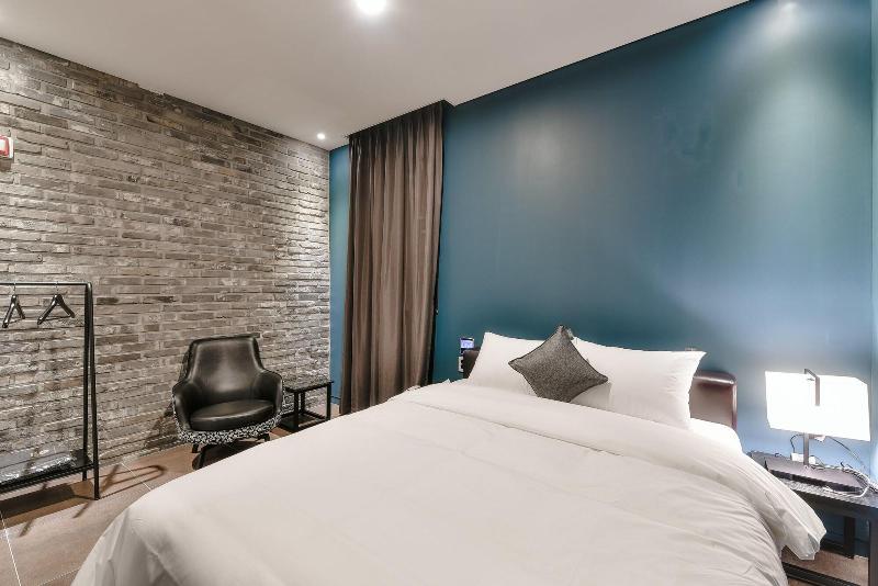 Nine Hotel — photo 4
