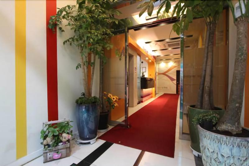 Show Hotel image