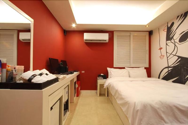 Show Hotel image