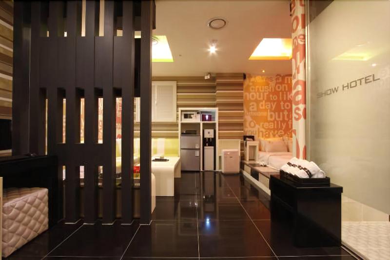 Show Hotel image