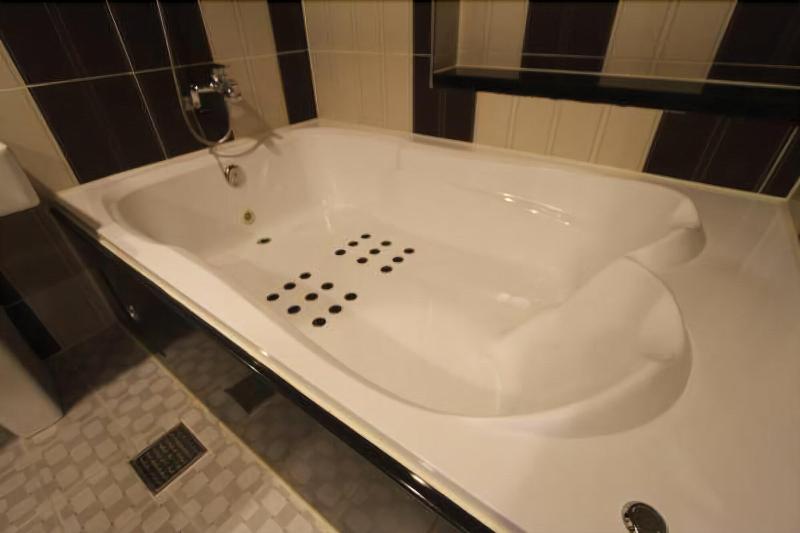 Show Hotel image
