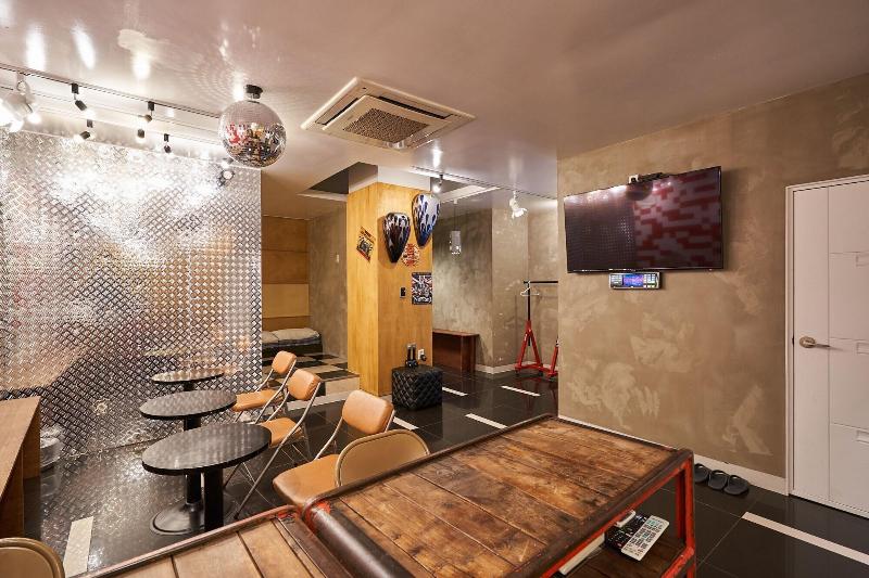 Show Hotel image