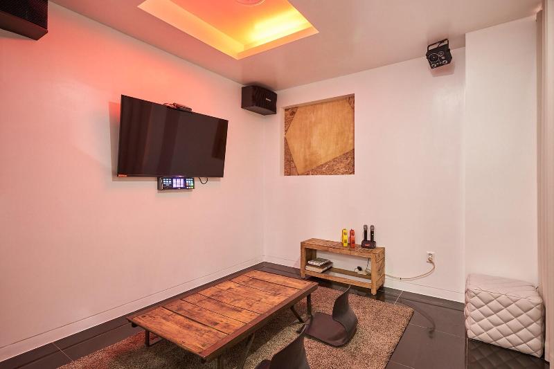 Show Hotel image
