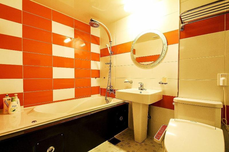 Show Hotel image