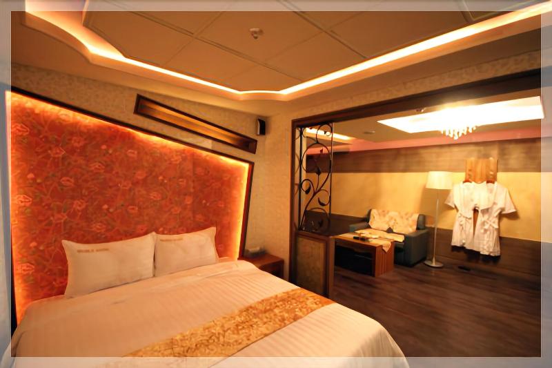 World Tourist Hotel image