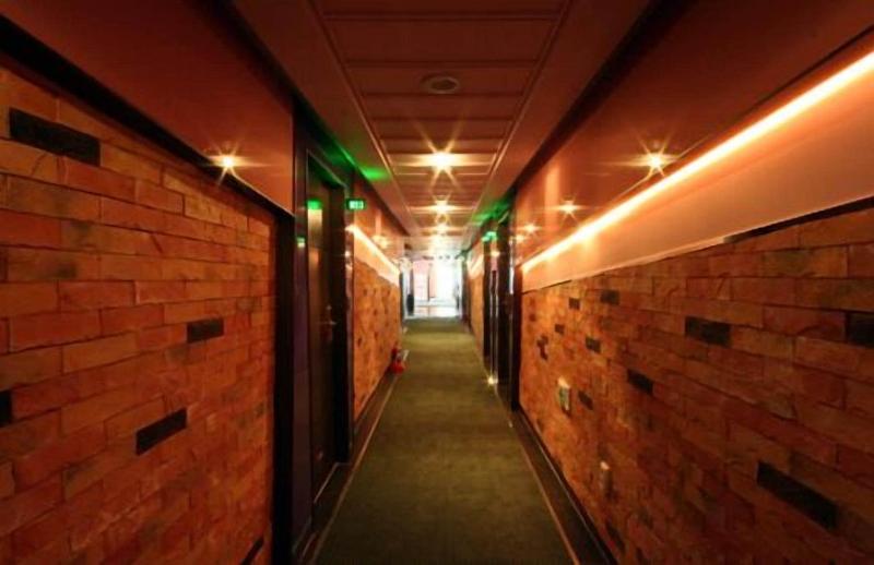 World Tourist Hotel image