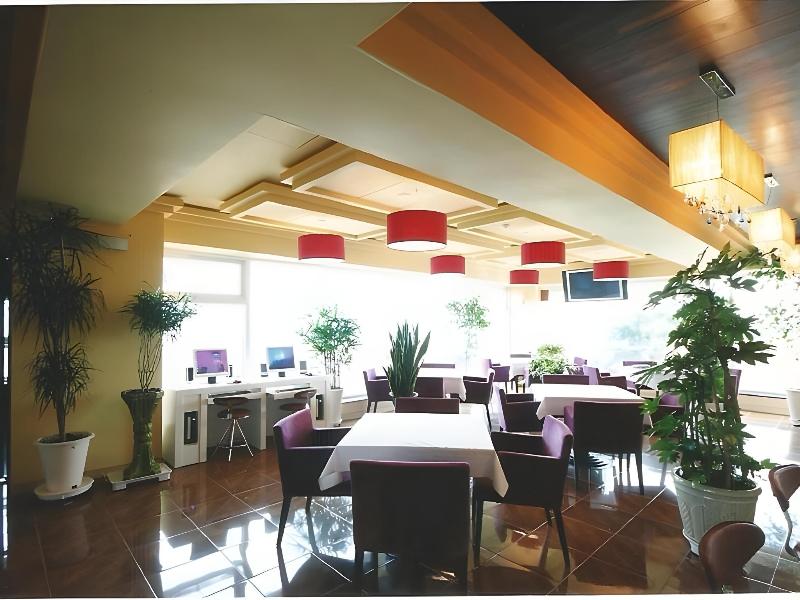 World Tourist Hotel image