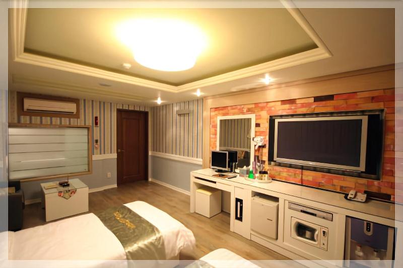 World Tourist Hotel image